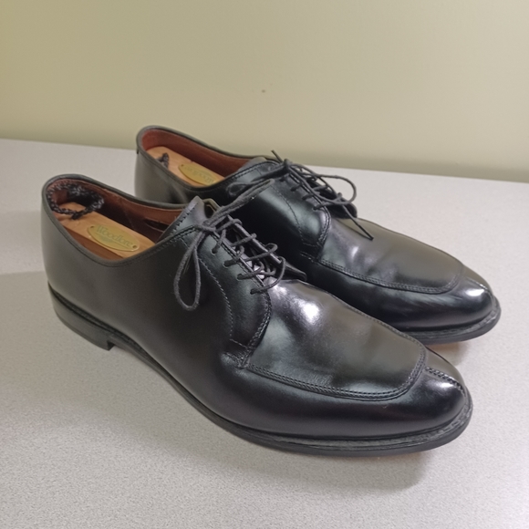 LIKE NEW Allen Edmonds Oxfords